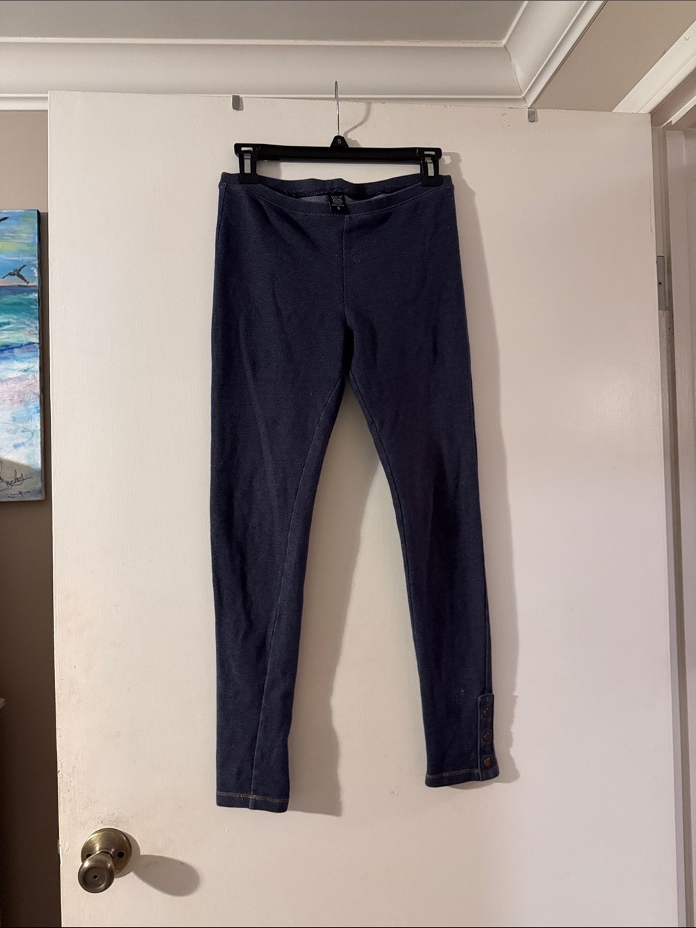 HUE Navy Leggings with Button Cuff